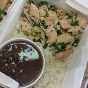 Frango com couve, Arroz Branco e feijão preto - 300g