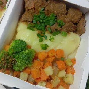 Carne de alcatra, purê de batata e legumes - 340g