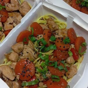 Macarrão Oriental com Frango Xadrez 300g