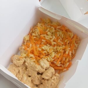 Estrogonofe de Frango e Arroz Integral com Cenoura ralada - 300g