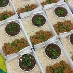 Carne moída  de alcatra, arroz branco e feijão preto- 300g