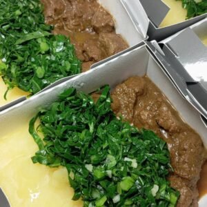 Carne de alcatra, purê de aipim com couve - 350g